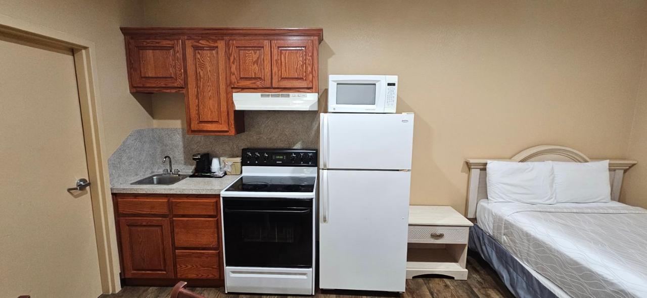 Weston Inn & Suites Rusk Bagian luar foto