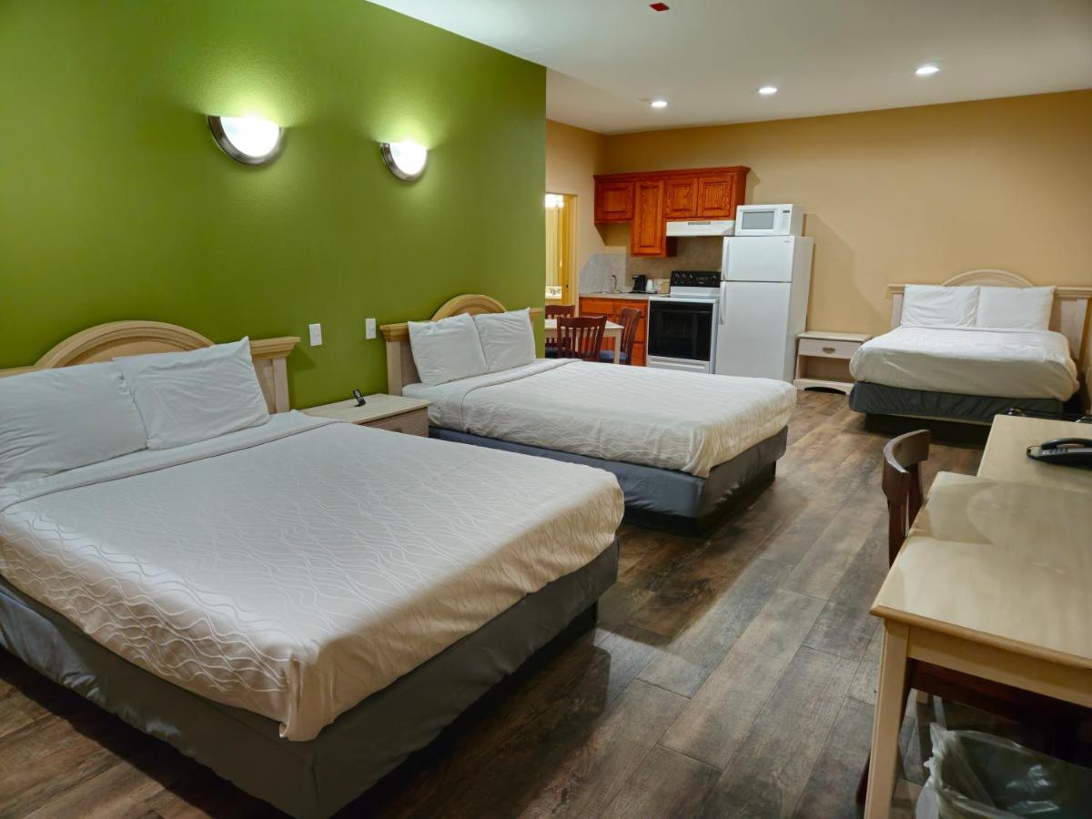 Weston Inn & Suites Rusk Bagian luar foto