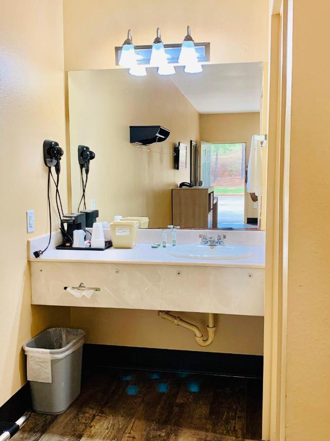 Weston Inn & Suites Rusk Bagian luar foto