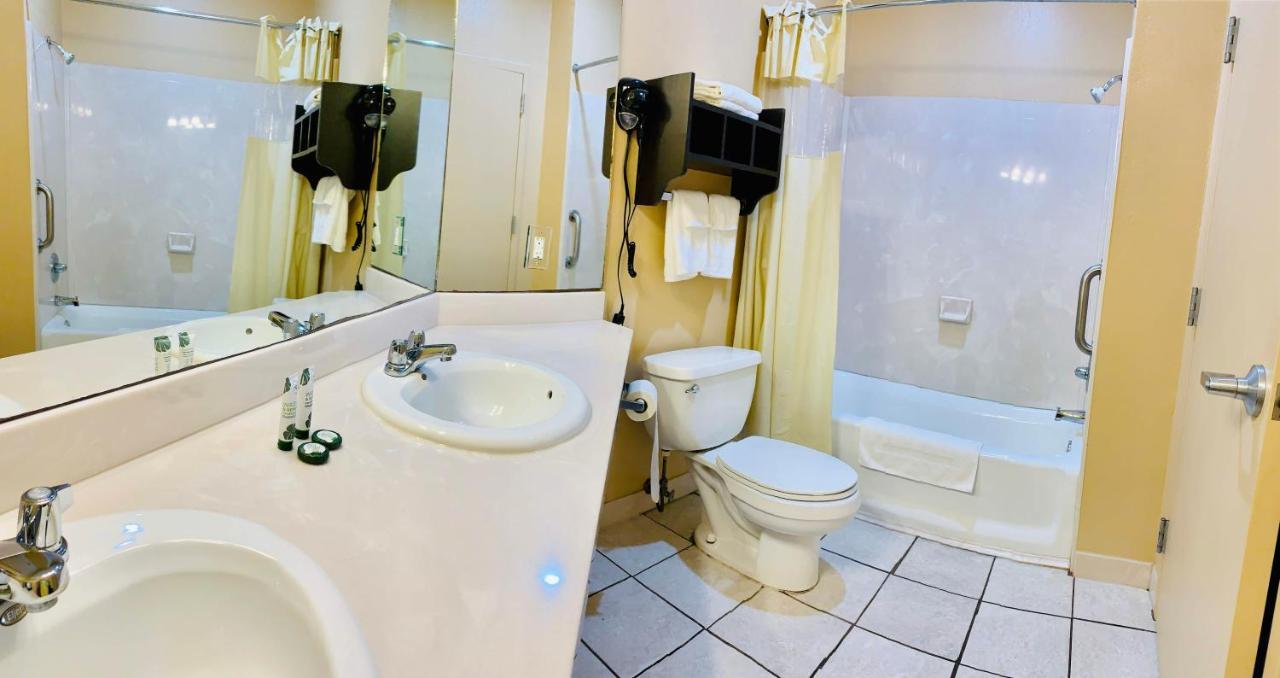 Weston Inn & Suites Rusk Bagian luar foto