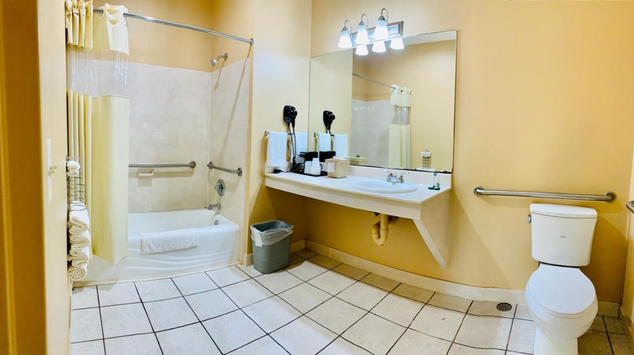 Weston Inn & Suites Rusk Bagian luar foto