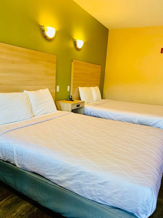 Weston Inn & Suites Rusk Bagian luar foto
